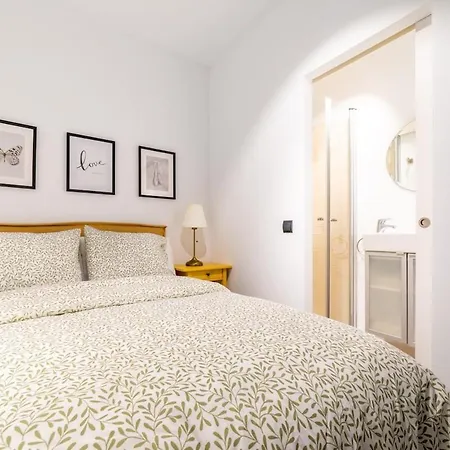 Charming Modern Apartment In Barrio De Las Letras Madrid Exterior photo