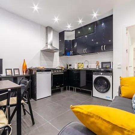Charming Modern Apartment In Barrio De Las Letras Madrid Exterior photo